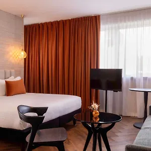 Western Isidore Hotel
