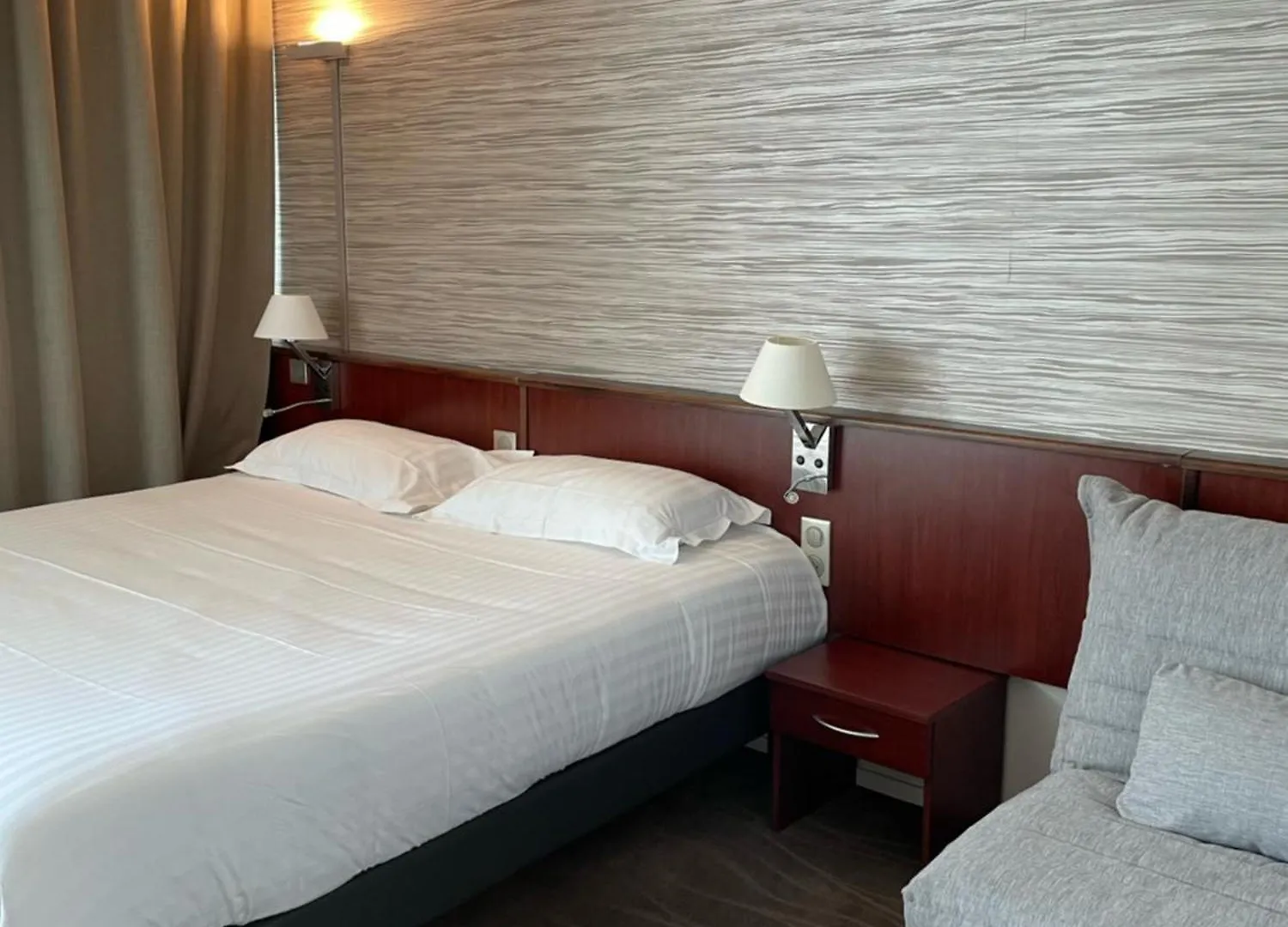 Brit Hotel - Restaurant Saint-Brieuc 랑규스